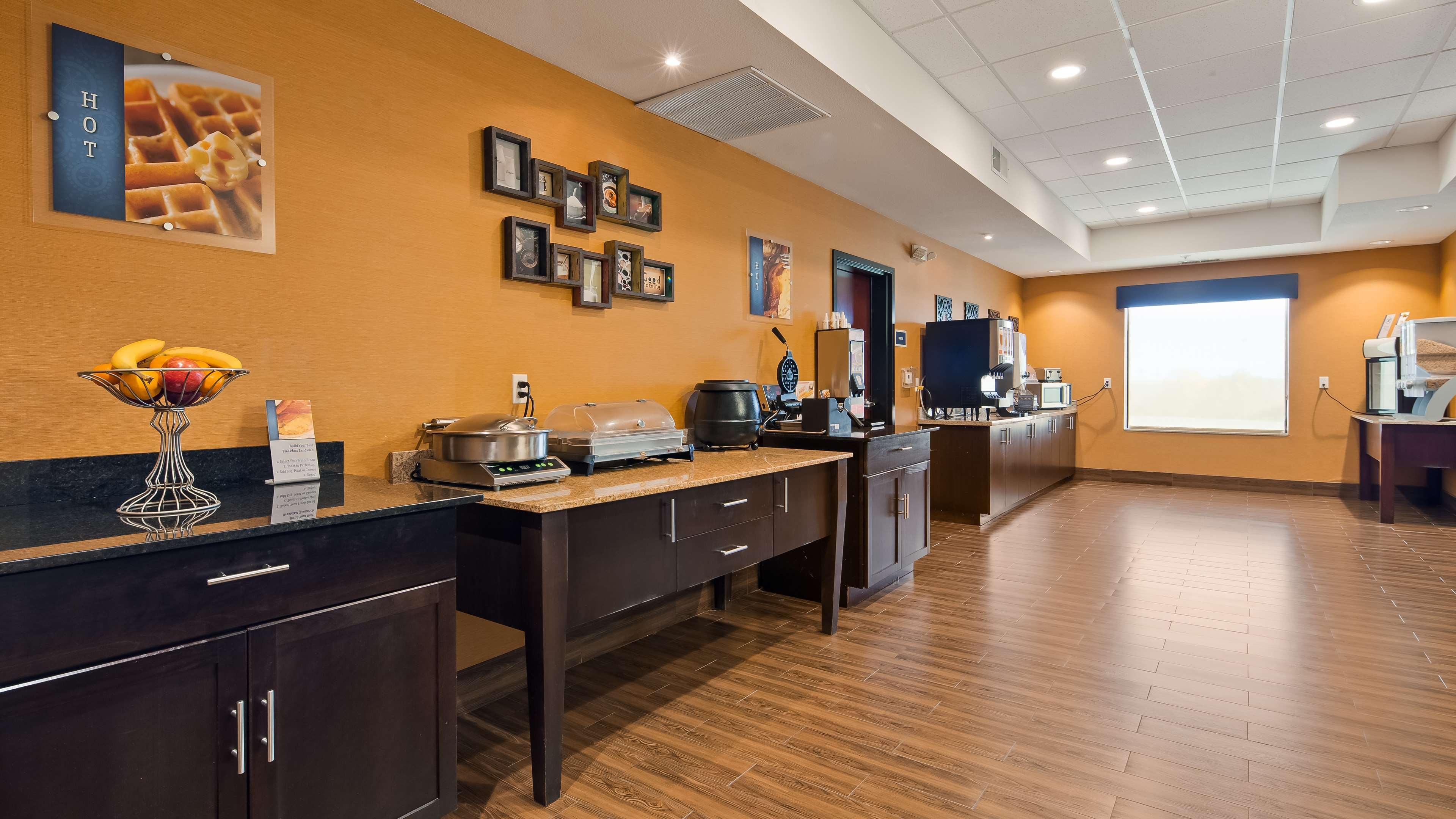 Best Western Plus Hiawatha Hotel Bagian luar foto