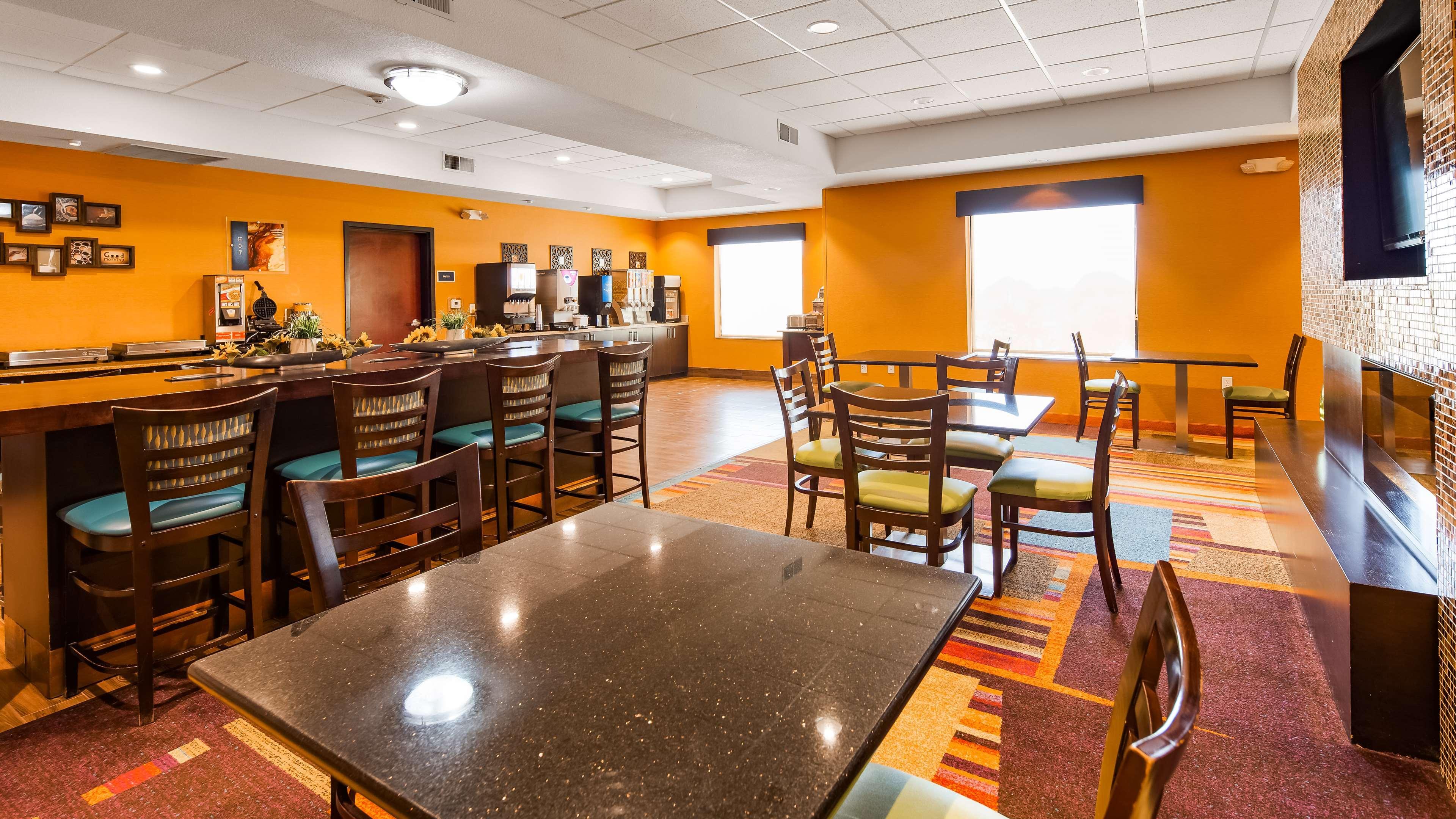 Best Western Plus Hiawatha Hotel Bagian luar foto
