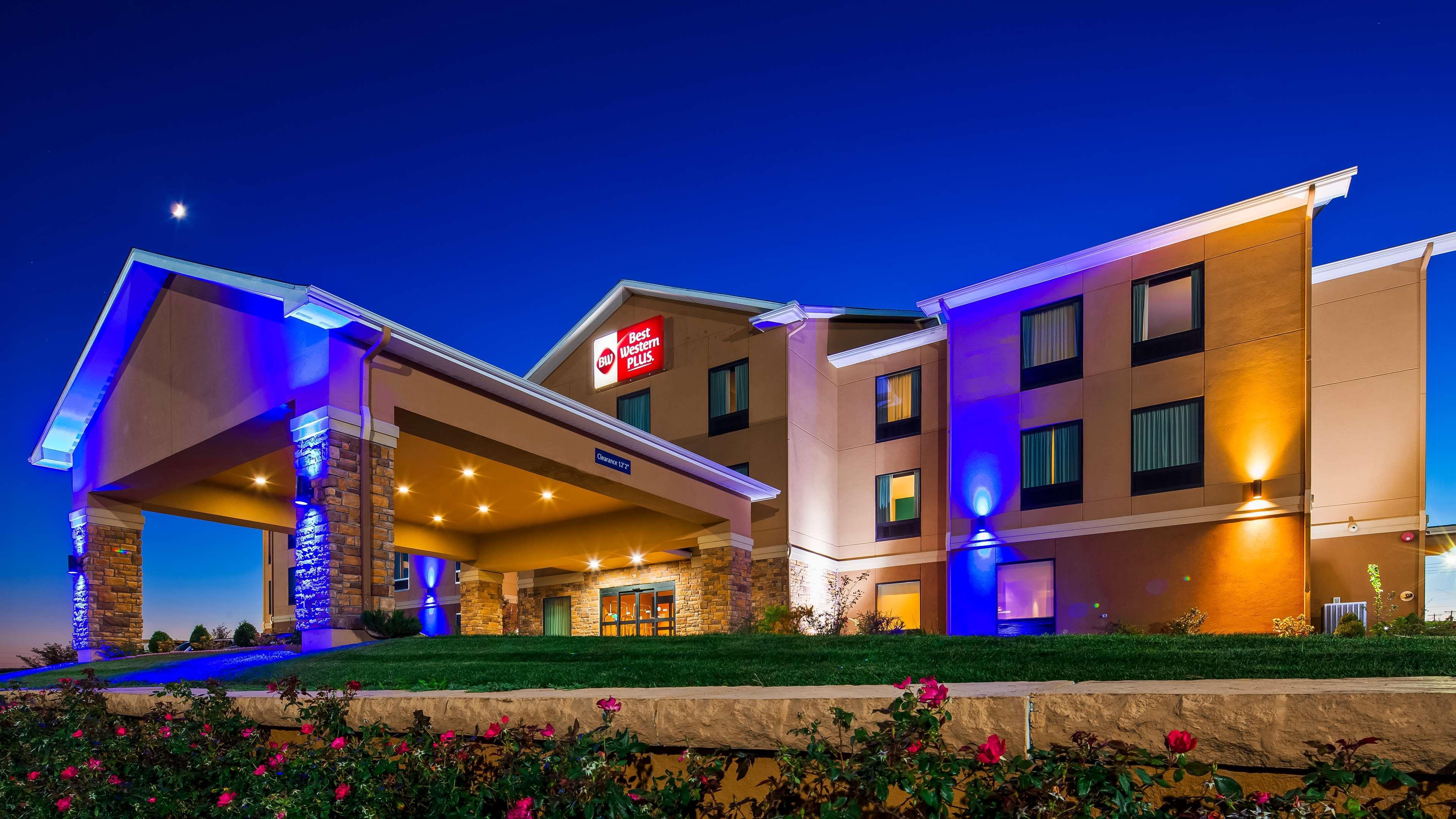 Best Western Plus Hiawatha Hotel Bagian luar foto