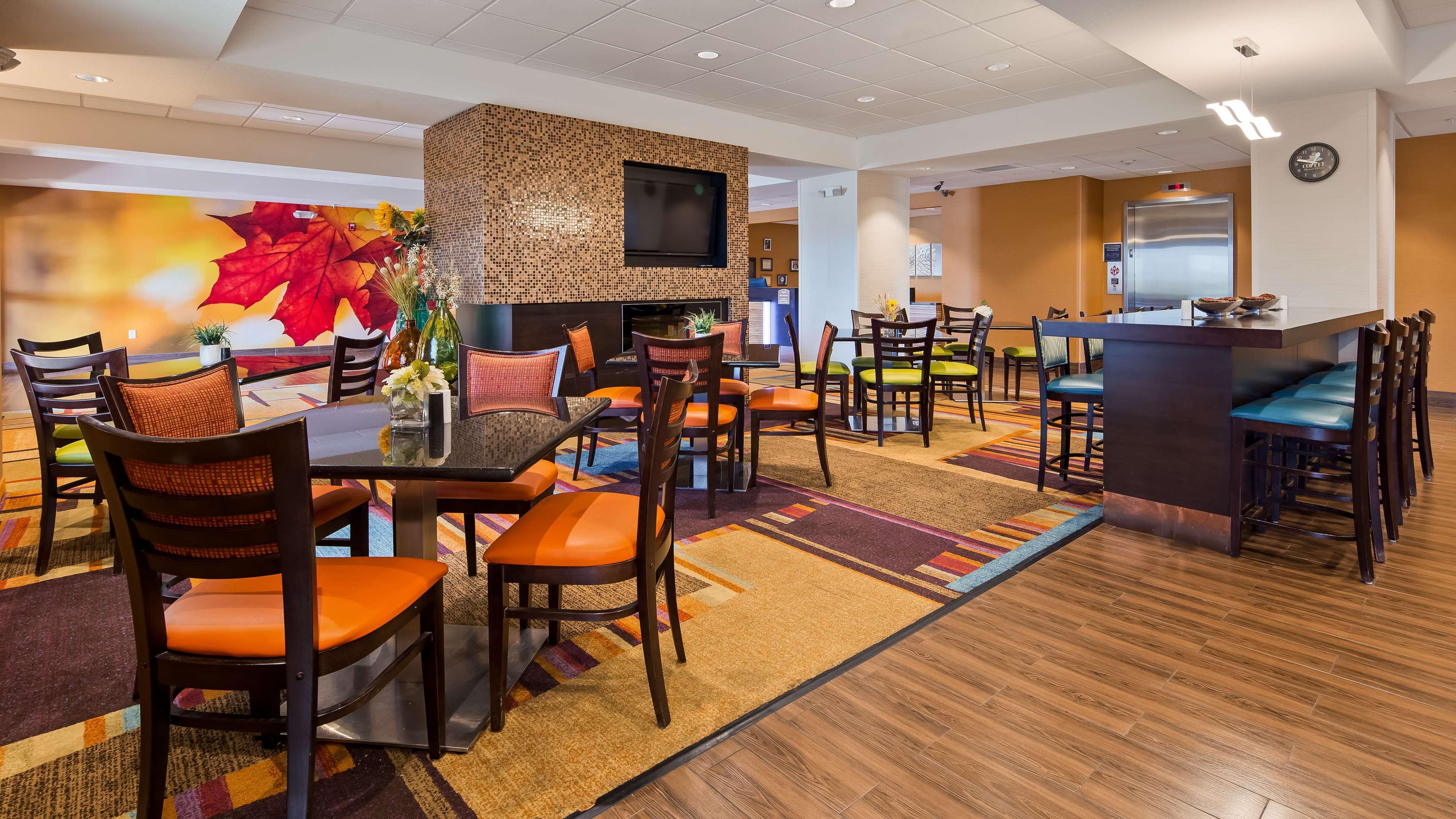 Best Western Plus Hiawatha Hotel Bagian luar foto
