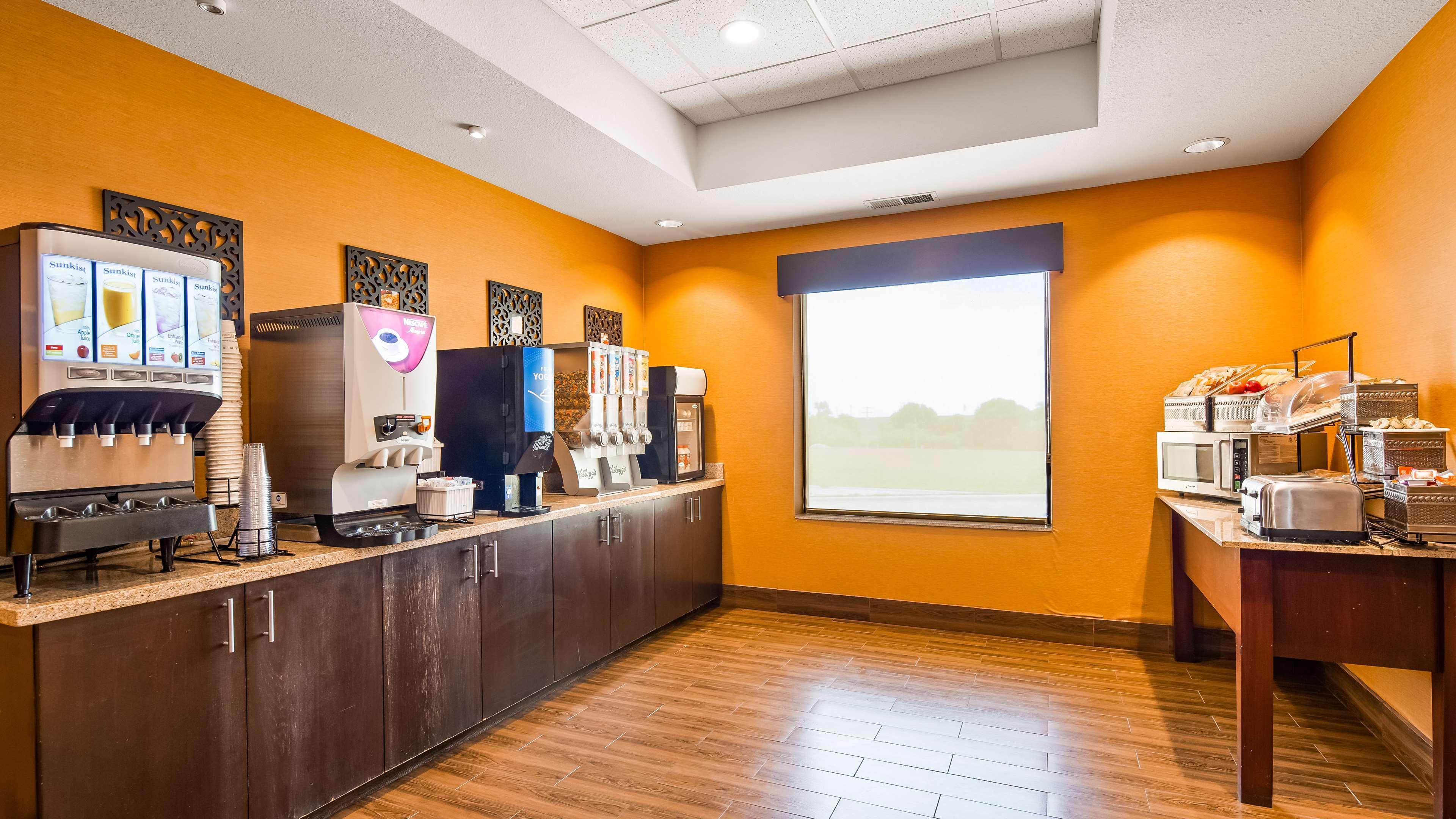 Best Western Plus Hiawatha Hotel Bagian luar foto