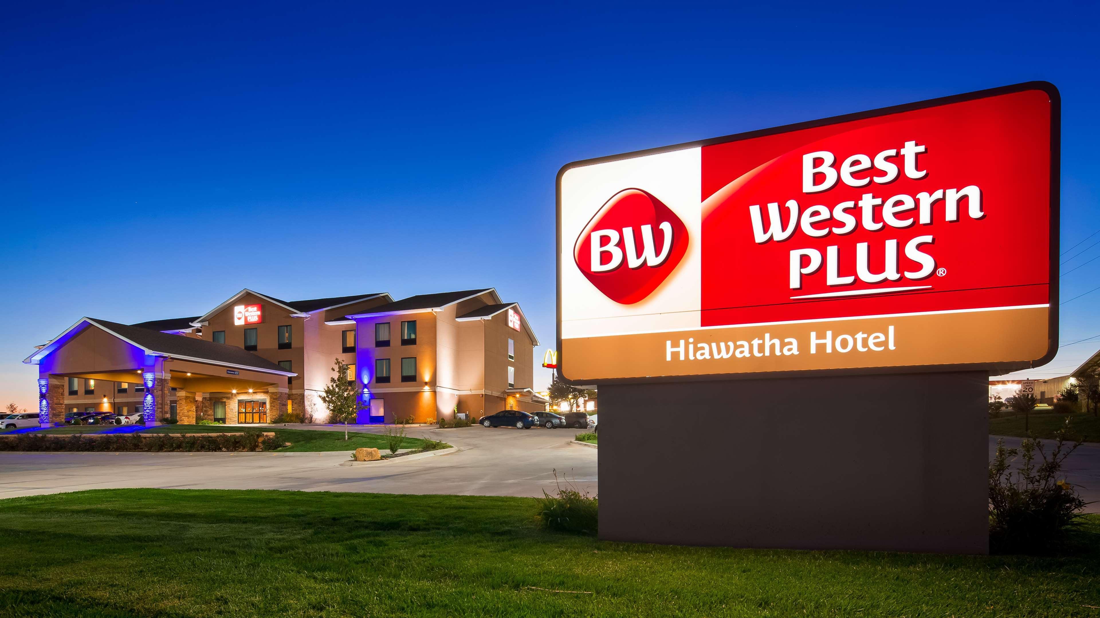 Best Western Plus Hiawatha Hotel Bagian luar foto