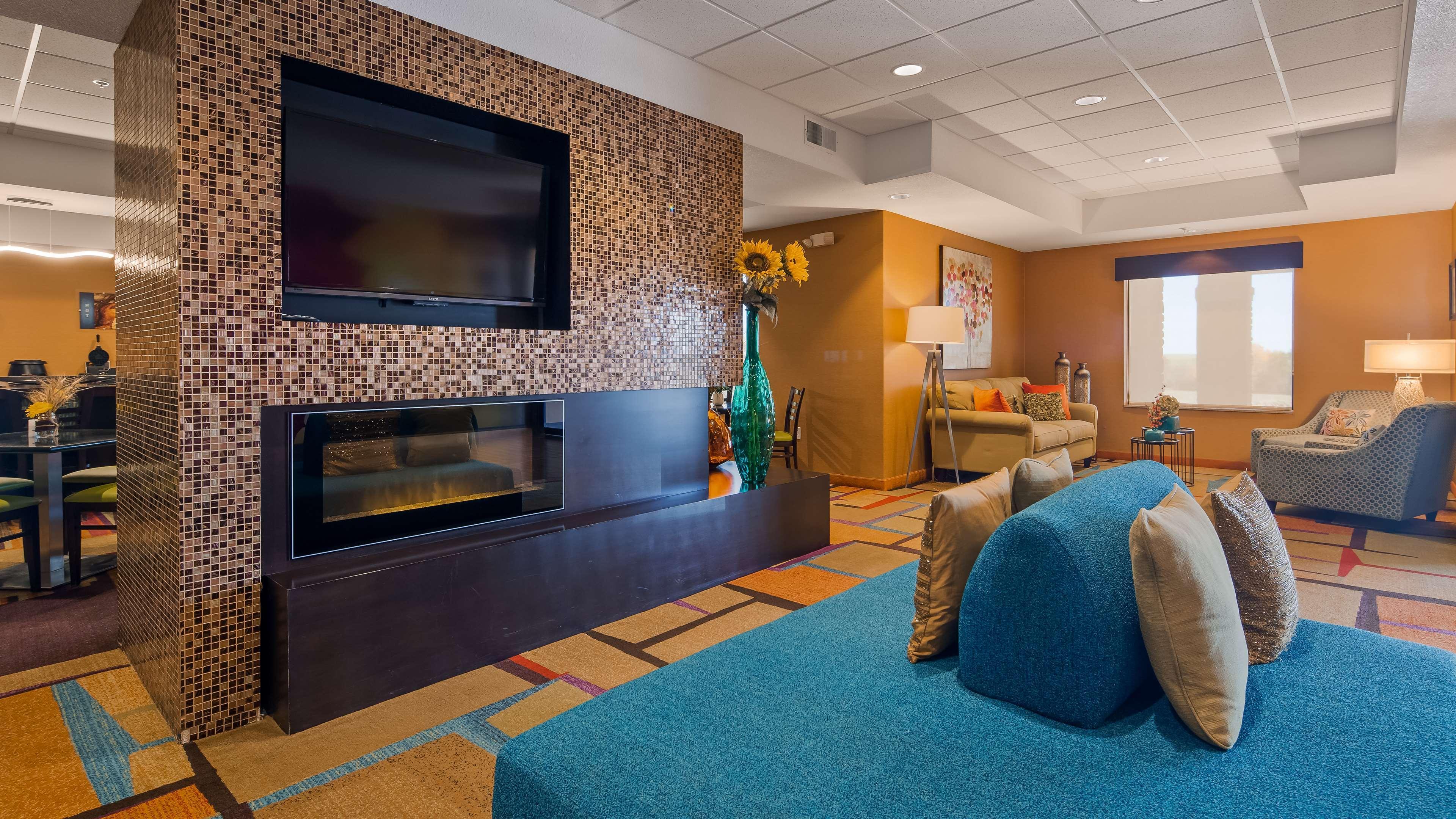 Best Western Plus Hiawatha Hotel Bagian luar foto