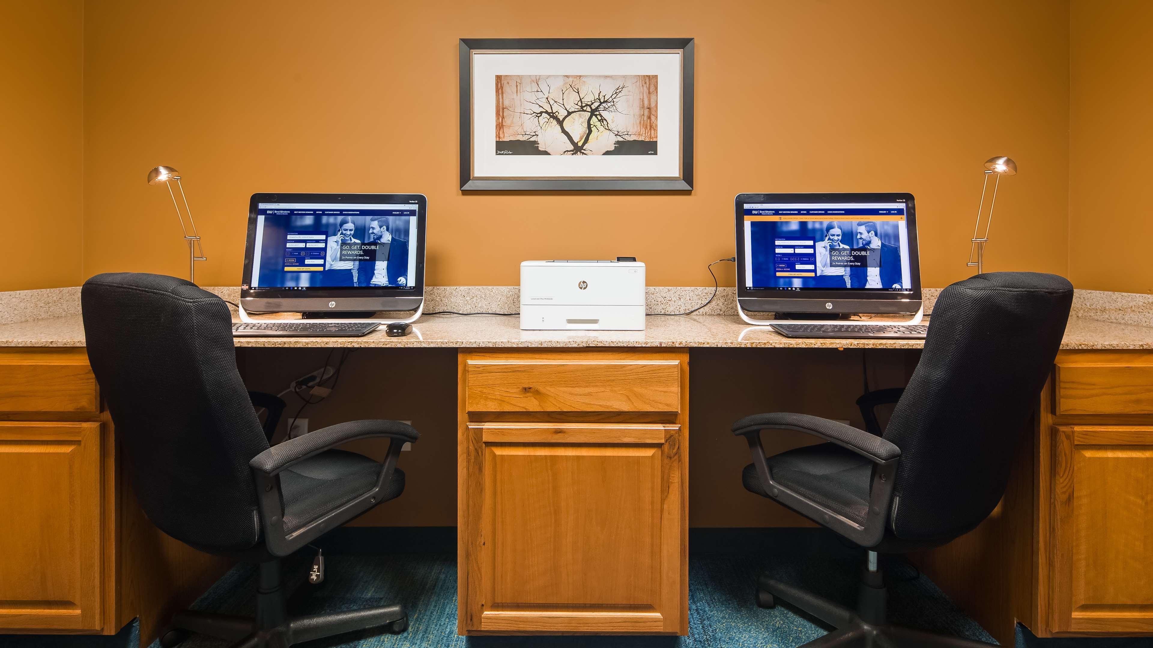 Best Western Plus Hiawatha Hotel Bagian luar foto